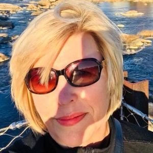 Meet your Posher, Christine